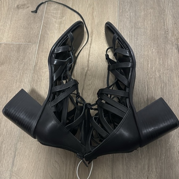NEW! Steve Madden Black Leather Cherri Strappy Sandal - Size 7.5 - Picture 13 of 16